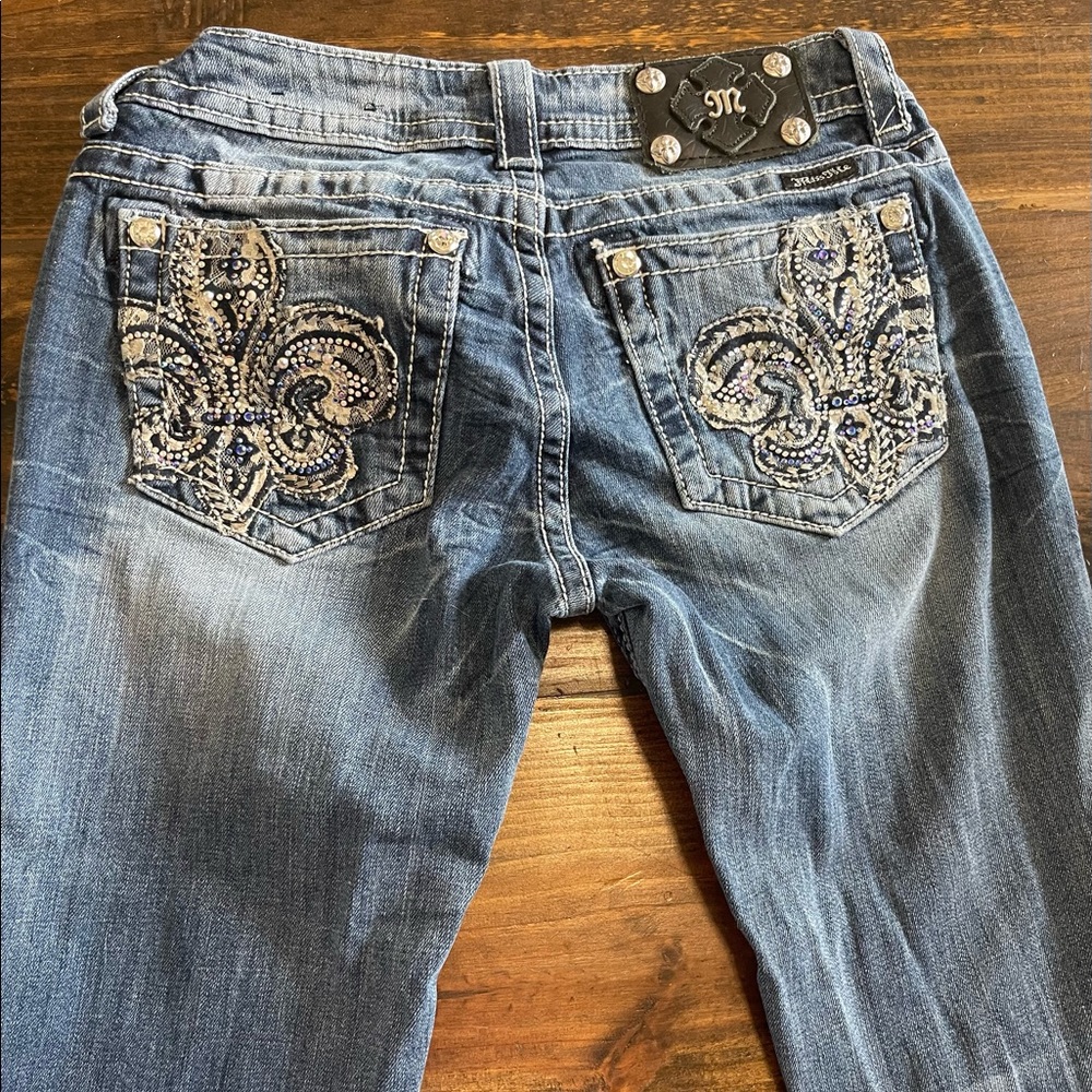 Miss Me Jeans. 27x32”